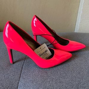 Neon pink worthington heel pumps